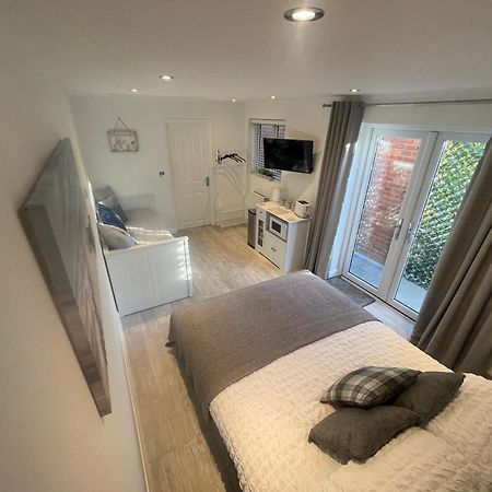 Modern Stylish Studio Flat Near Leigh On Sea. Hadleigh  Exterior photo
