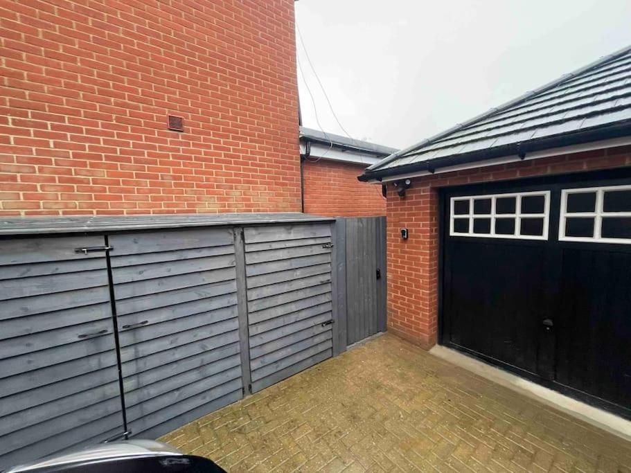 Modern Stylish Studio Flat Near Leigh On Sea. Hadleigh  Exterior photo