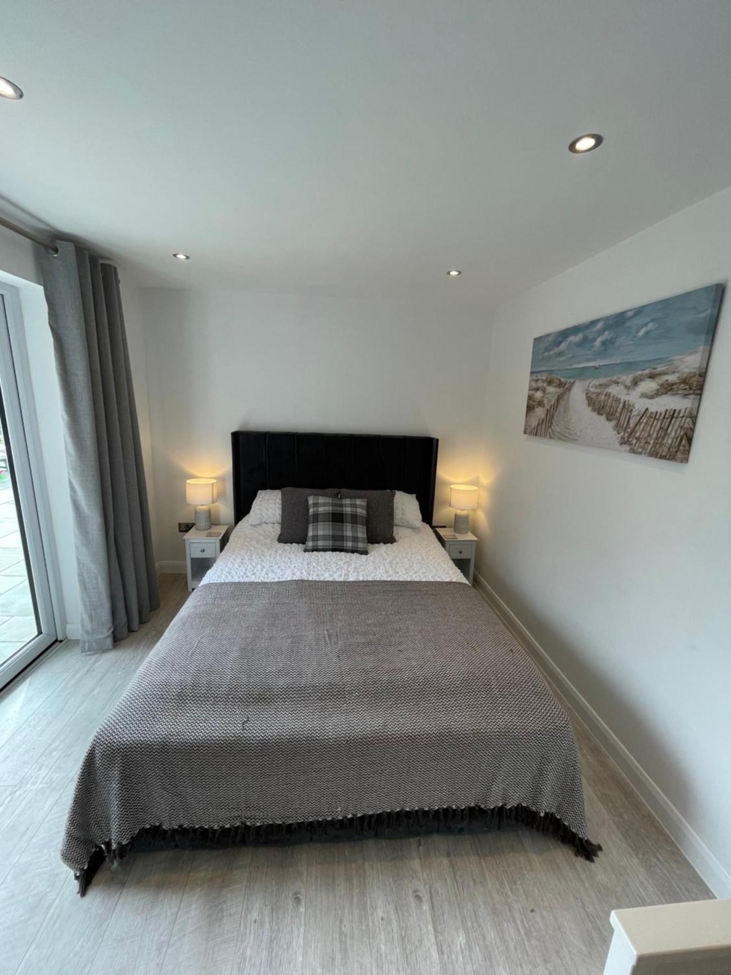 Modern Stylish Studio Flat Near Leigh On Sea. Hadleigh  Exterior photo