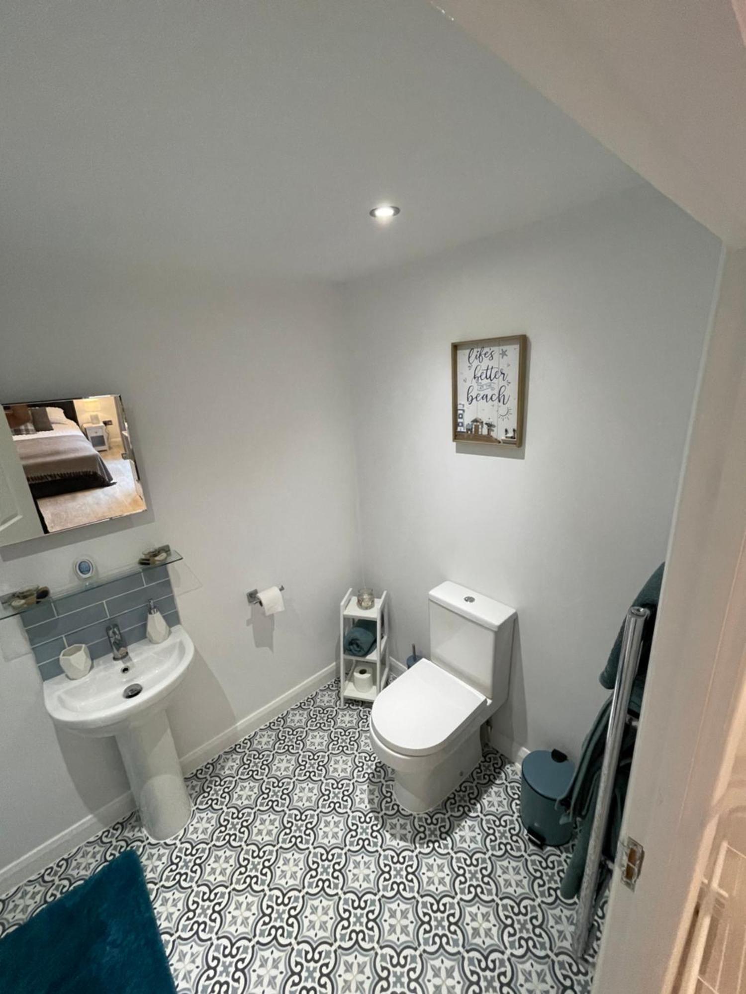 Modern Stylish Studio Flat Near Leigh On Sea. Hadleigh  Exterior photo